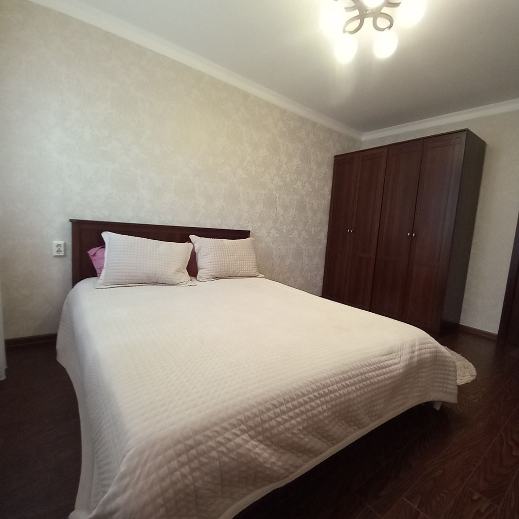 Продажа 3-комнатной квартиры, Ессентуки, Шевченко ул,  12