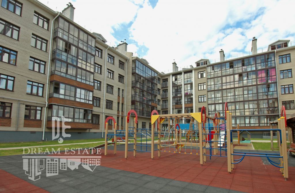 Продажа 2-комнатной квартиры, Красный Бор, Большая Заозерная ул,  37