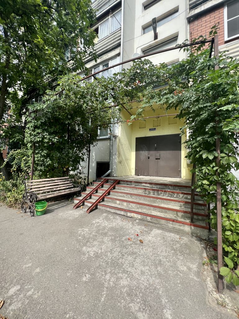 Продажа 2-комнатной квартиры, Ессентуки, Октябрьская ул,  446