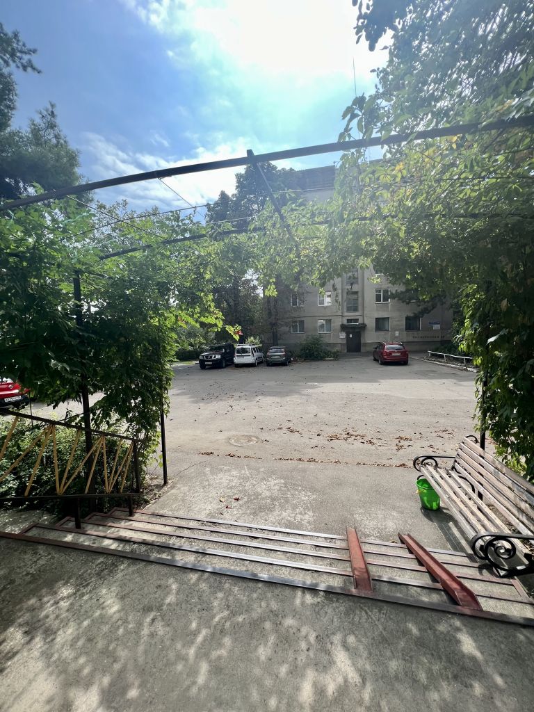 Продажа 2-комнатной квартиры, Ессентуки, Октябрьская ул,  446