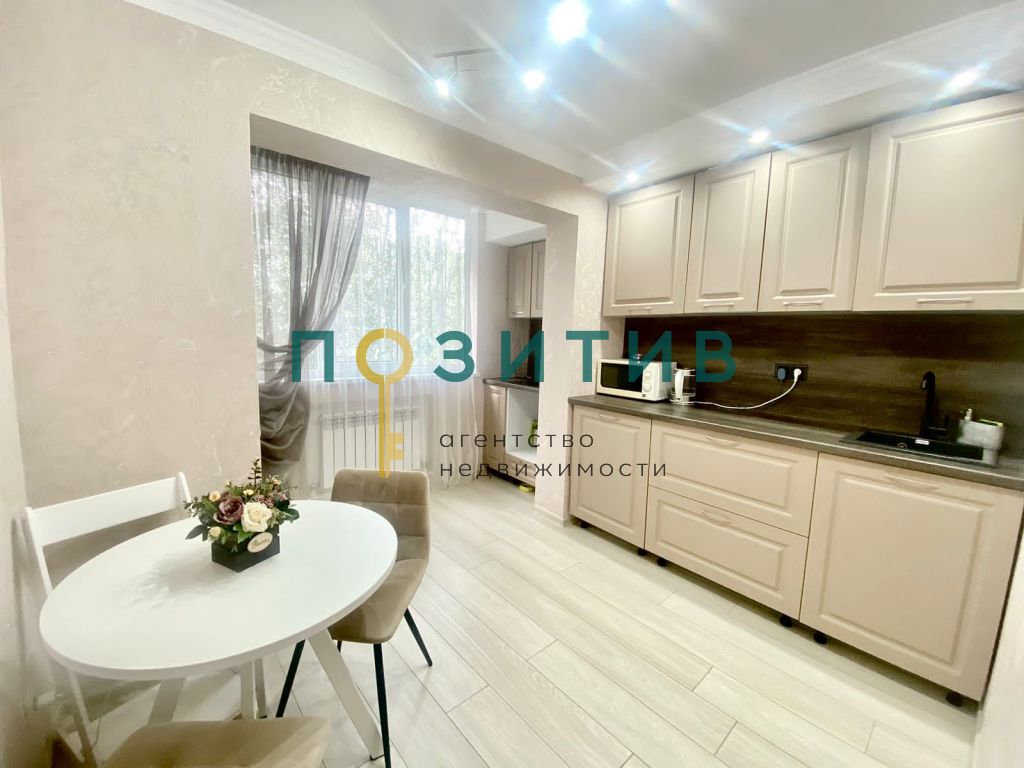 Продажа 2-комнатной квартиры, Пятигорск, Адмиральского ул,  8к4