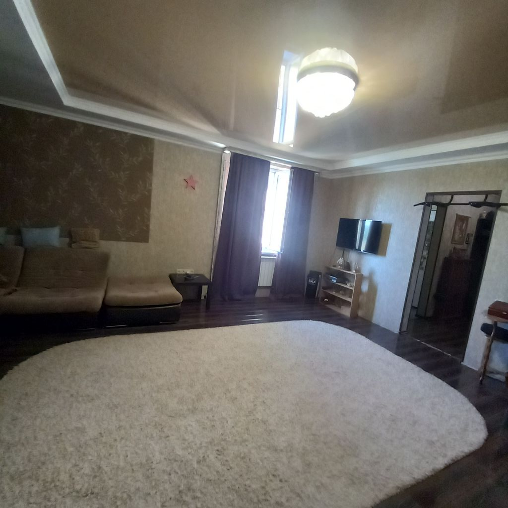 Продажа 3-комнатной квартиры, Ессентуки, Свободы ул,  8