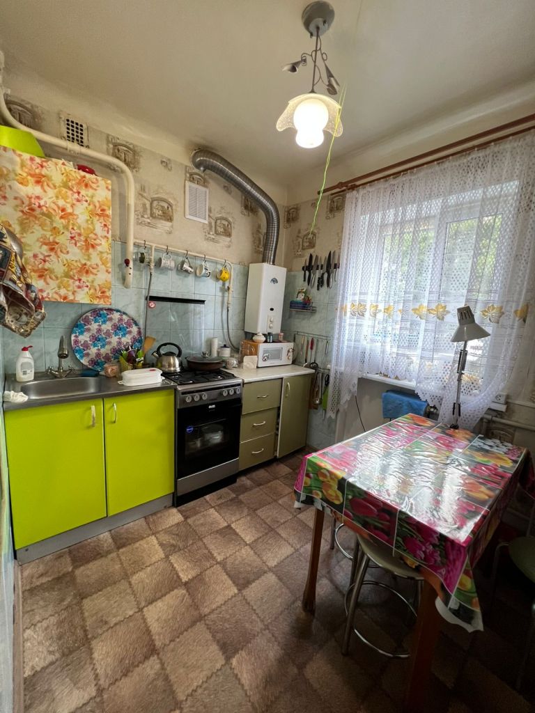 Продажа 2-комнатной квартиры, Ессентуки, Вокзальная ул,  8