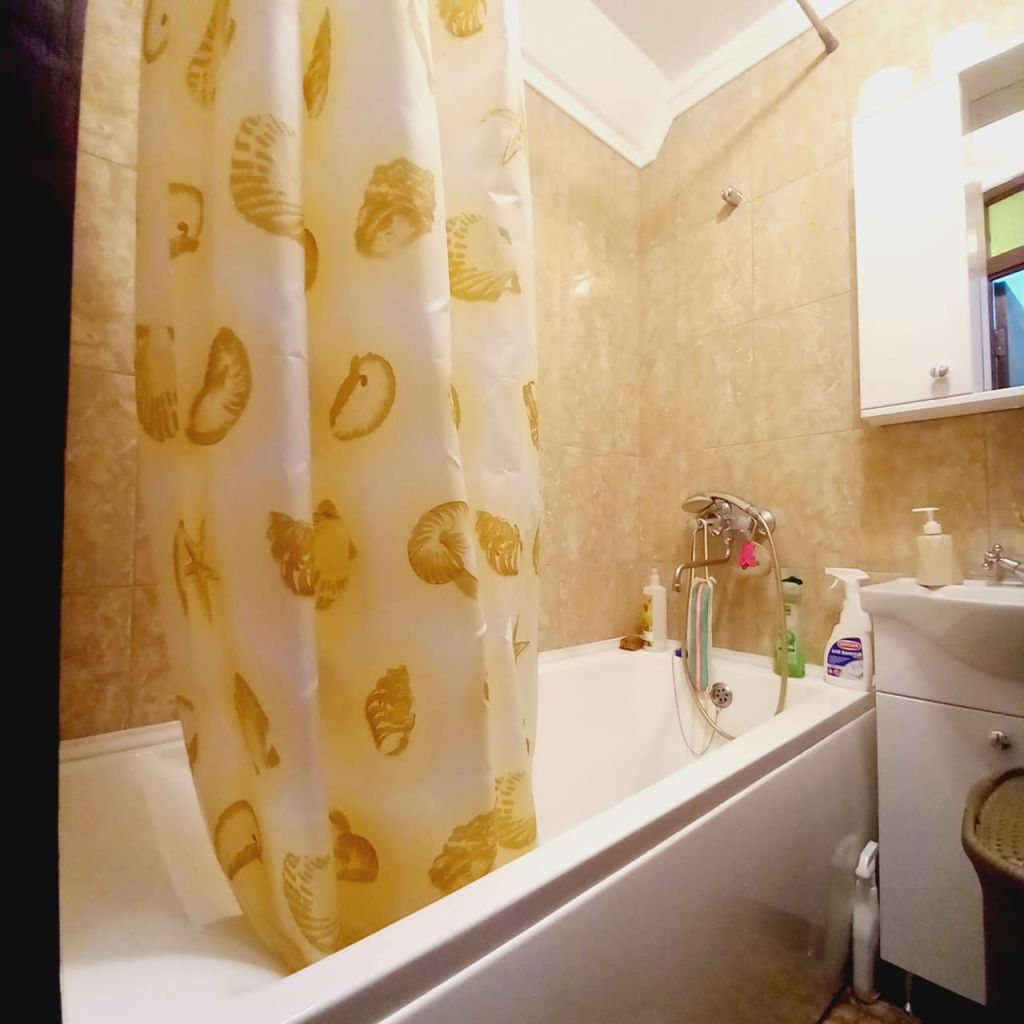 Продажа 2-комнатной квартиры, Ессентуки, Октябрьская ул,  444