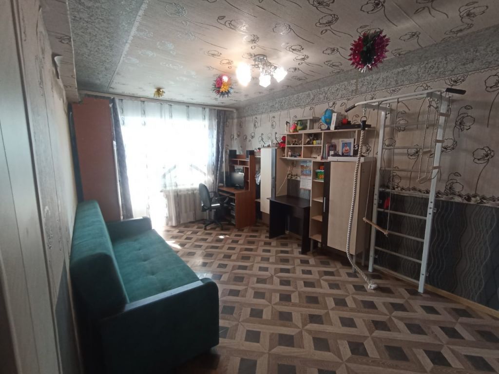 Продажа 3-комнатной квартиры, Новомосковск, Гвардейская ул,  25