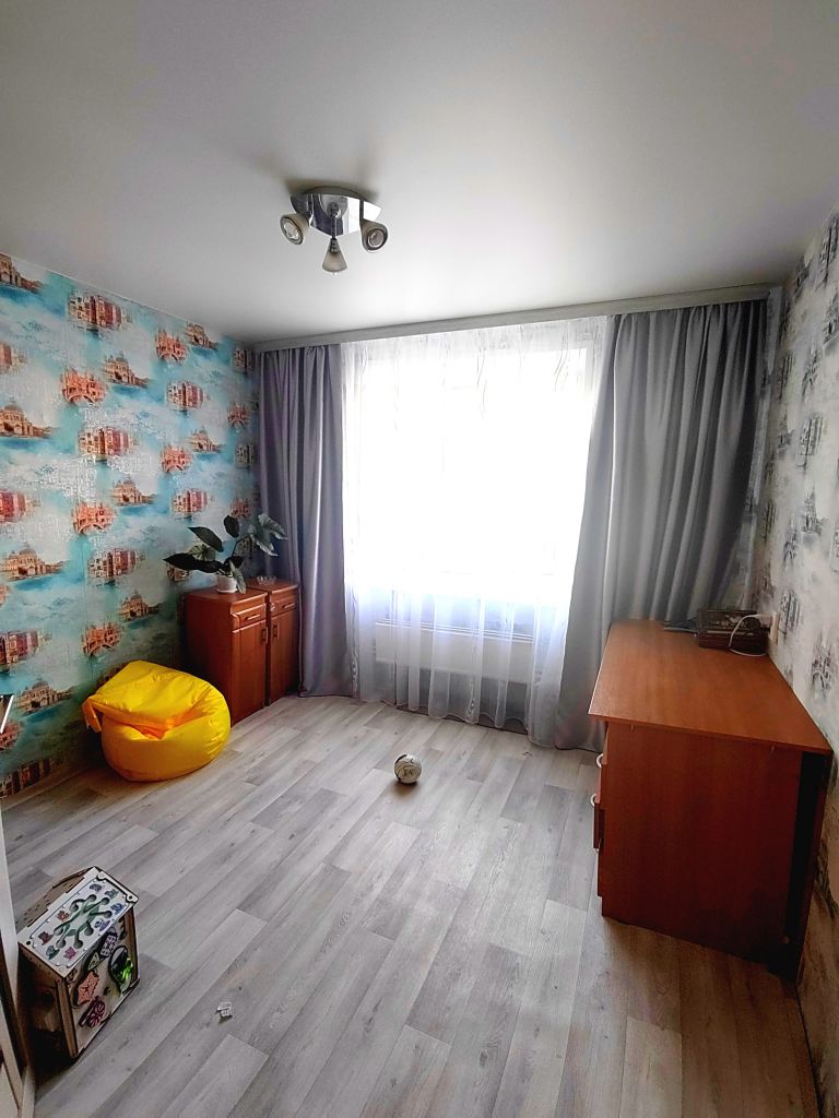 Продажа 3-комнатной квартиры, Бор, Тургенева ул,  106