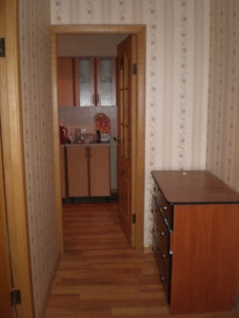 Продажа 2-комнатной квартиры, Губкин, Лазарева ул,  4