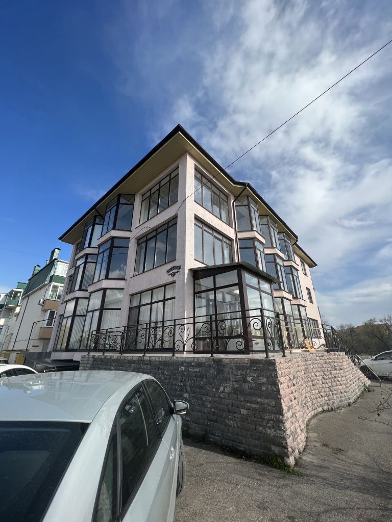 Продажа 3-комнатной квартиры, Ессентуки, Счастливая ул,  22