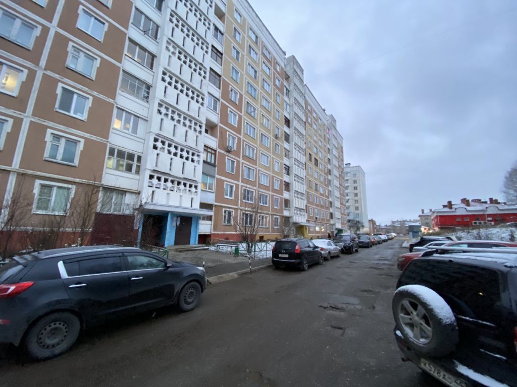 Продажа 2-комнатной квартиры, Кострома, Студенческий проезд,  27