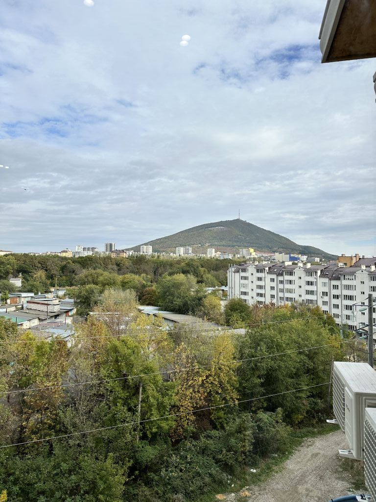 Продажа 2-комнатной квартиры, Пятигорск, Адмиральского ул,  1а