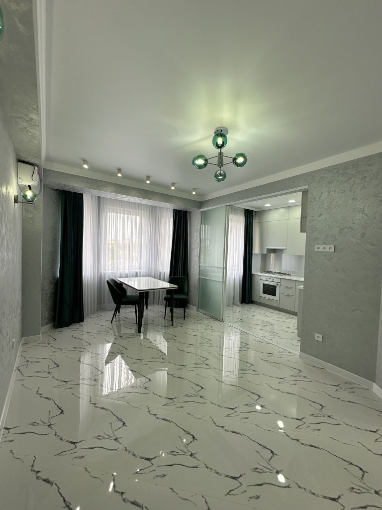 Продажа 2-комнатной квартиры, Пятигорск, Адмиральского ул,  1а