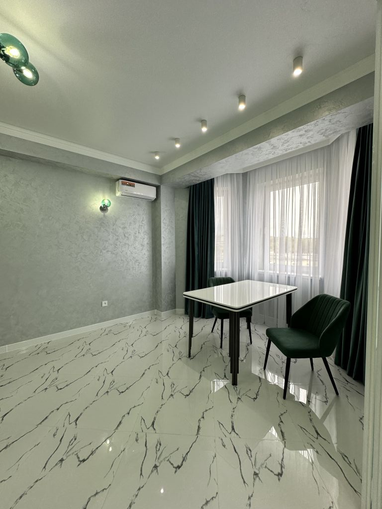 Продажа 2-комнатной квартиры, Пятигорск, Адмиральского ул,  1а