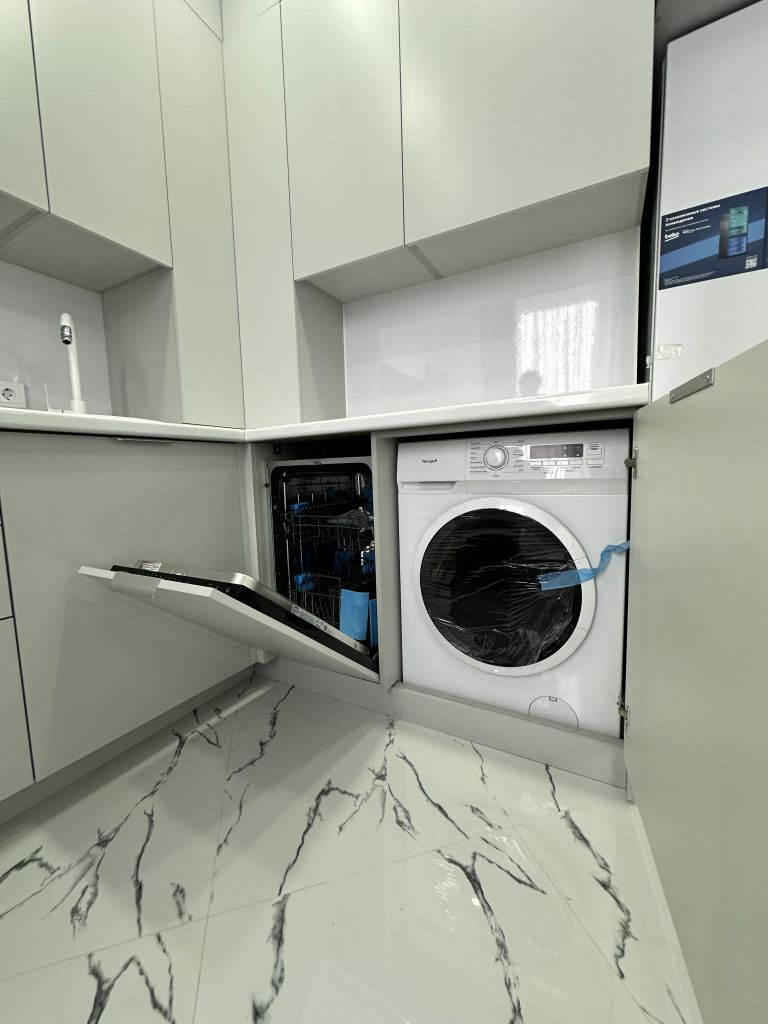 Продажа 2-комнатной квартиры, Пятигорск, Адмиральского ул,  1а