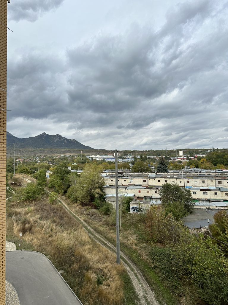 Продажа 2-комнатной квартиры, Пятигорск, Адмиральского ул,  1а