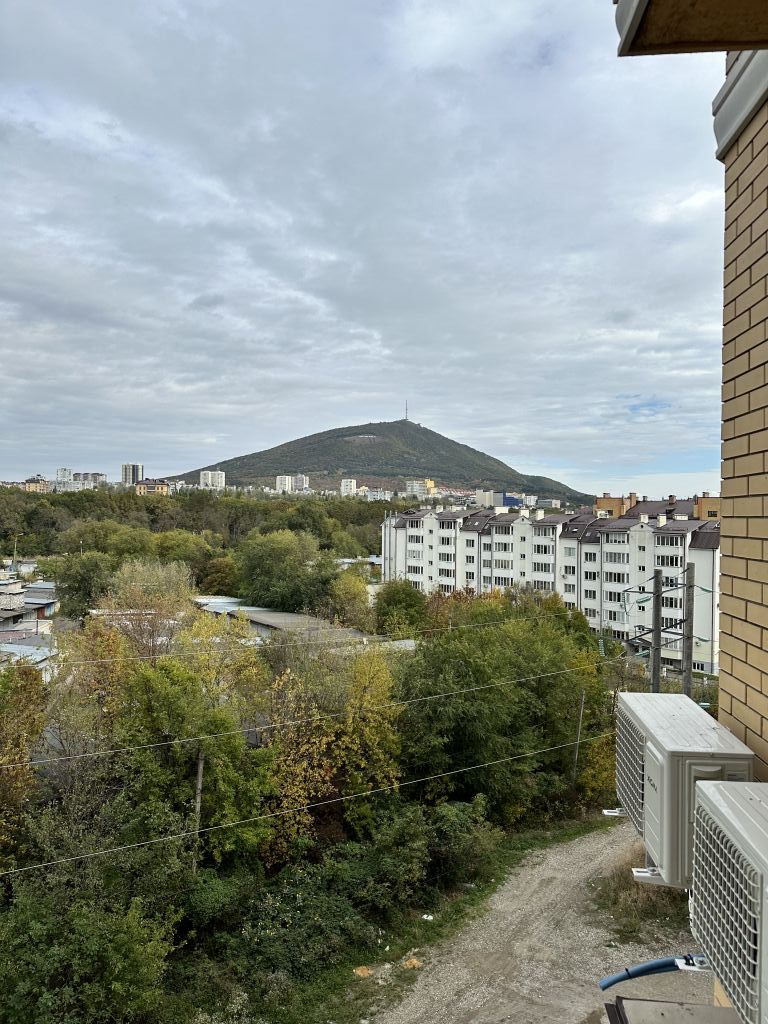 Продажа 2-комнатной квартиры, Пятигорск, Адмиральского ул,  1а