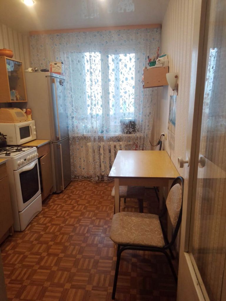 Продажа 2-комнатной квартиры, Череповец, Краснодонцев ул,  55