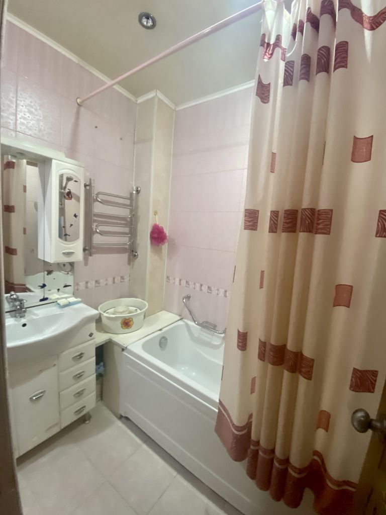 Продажа 2-комнатной квартиры, Пятигорск, Адмиральского ул,  6а