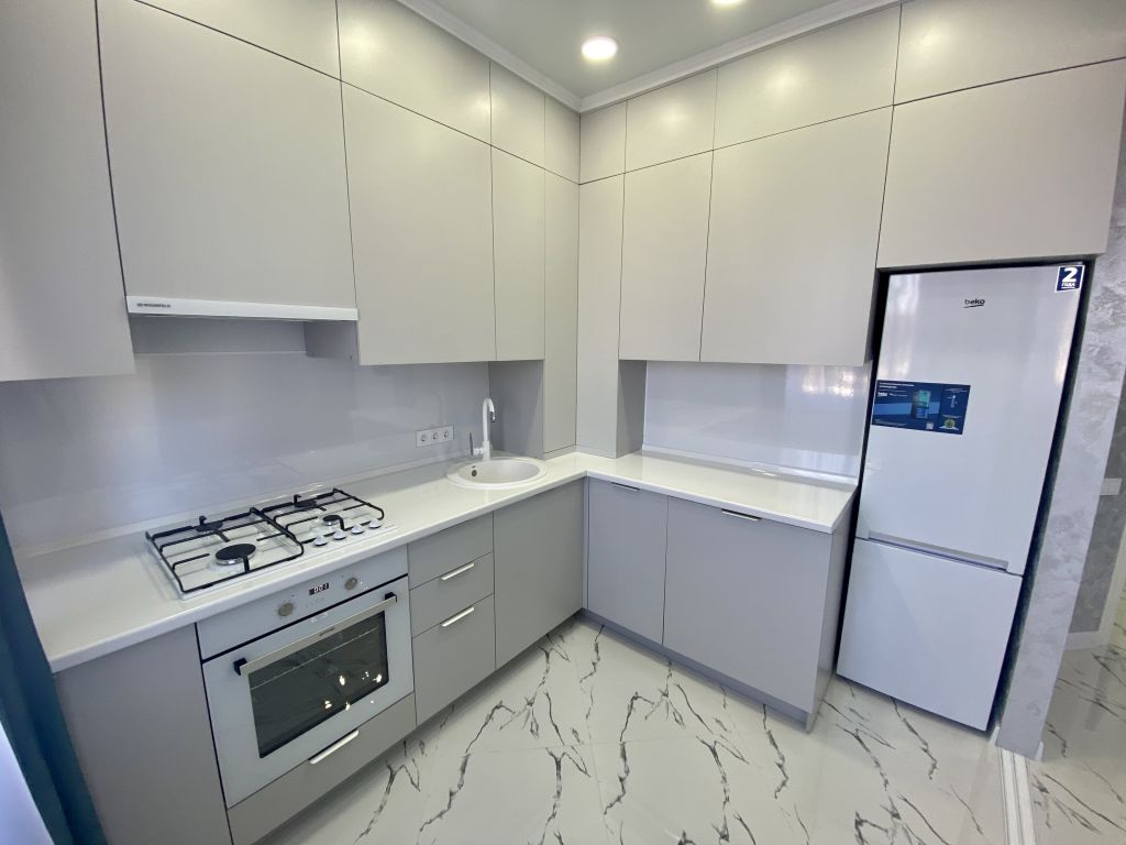 Продажа 2-комнатной квартиры, Пятигорск, Адмиральского ул,  1а