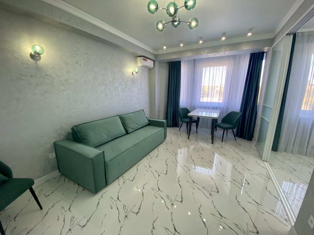 Продажа 2-комнатной квартиры, Пятигорск, Адмиральского ул,  1а