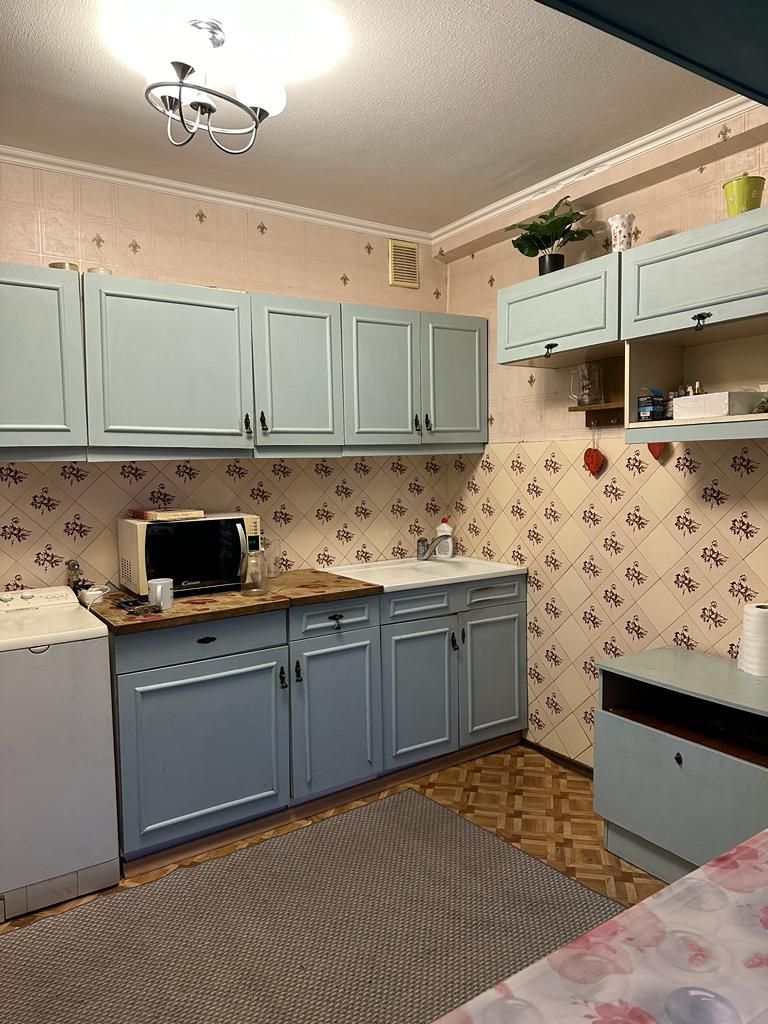 Продажа 3-комнатной квартиры, Ессентуки, 60 лет Октября ул,  12