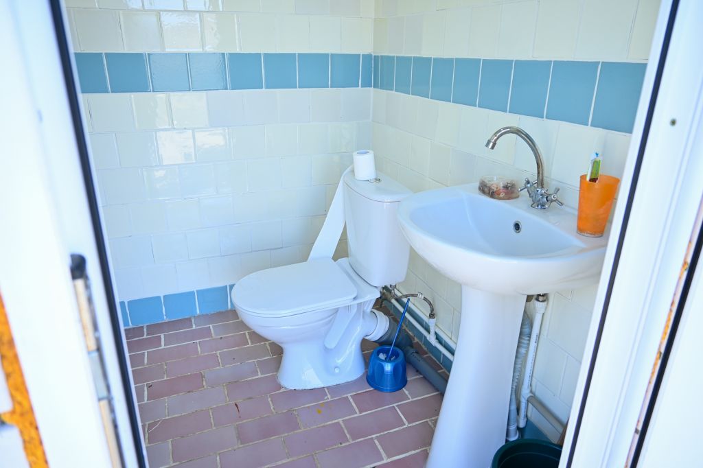 Продажа коммерческой недвижимости, 386м <sup>2</sup>, Выползово, Амурная,  32а