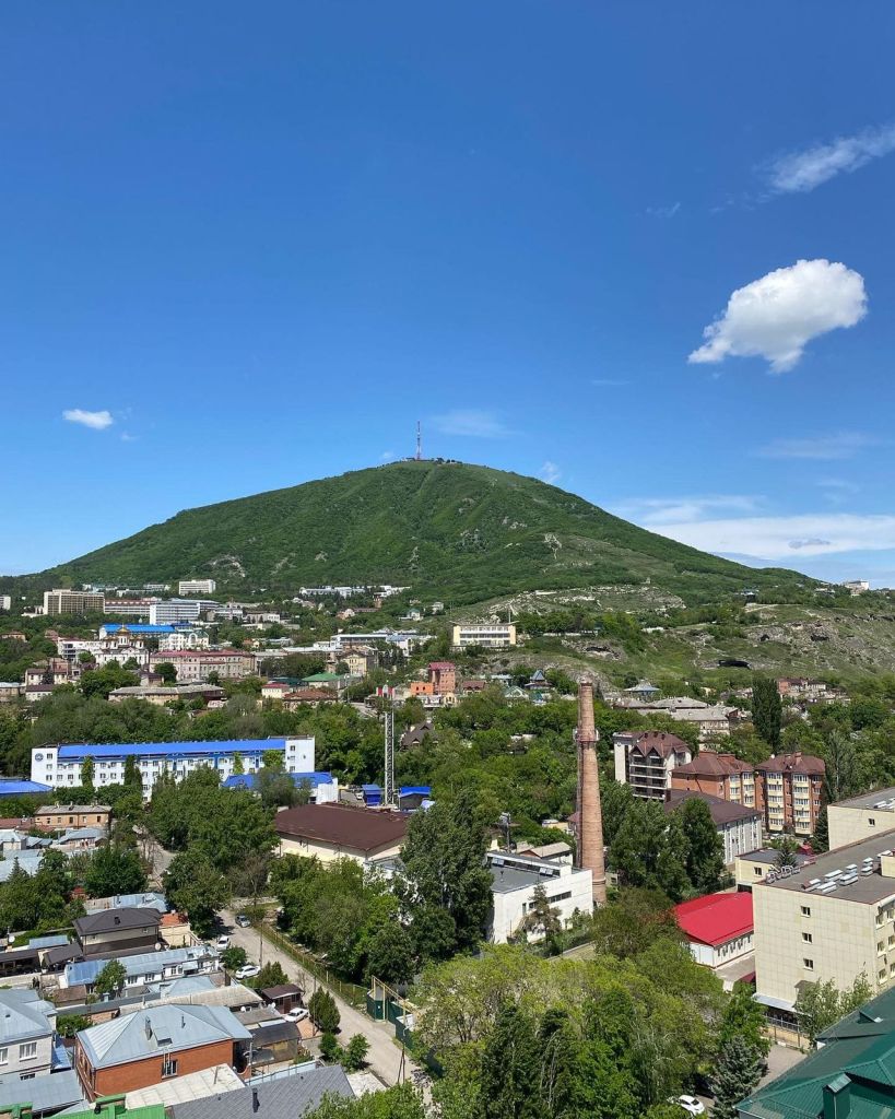 Продажа 2-комнатной квартиры, Пятигорск, Бунимовича ул,  1А