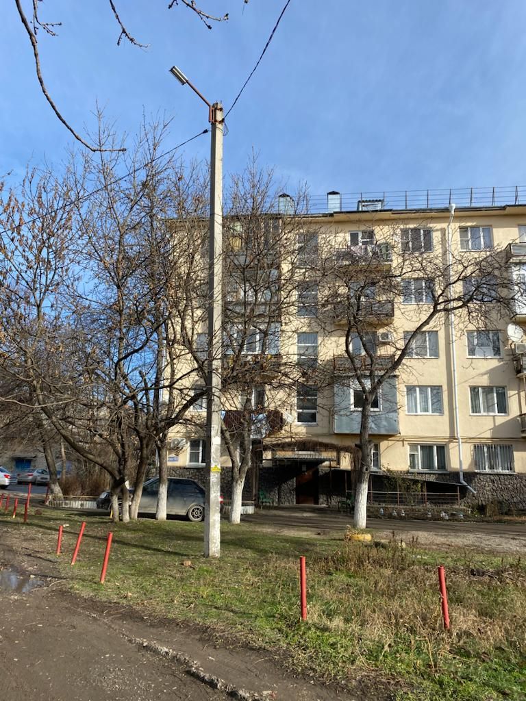 Продажа 2-комнатной квартиры, Ессентуки, Ермолова ул,  133
