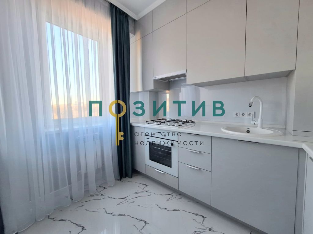 Продажа 2-комнатной квартиры, Пятигорск, Адмиральского ул,  1а