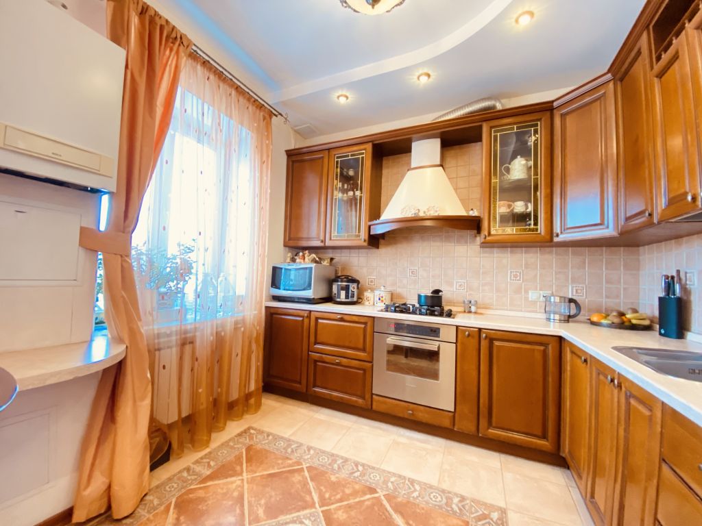 Продажа 3-комнатной квартиры, Новомосковск, Комсомольская ул,  36