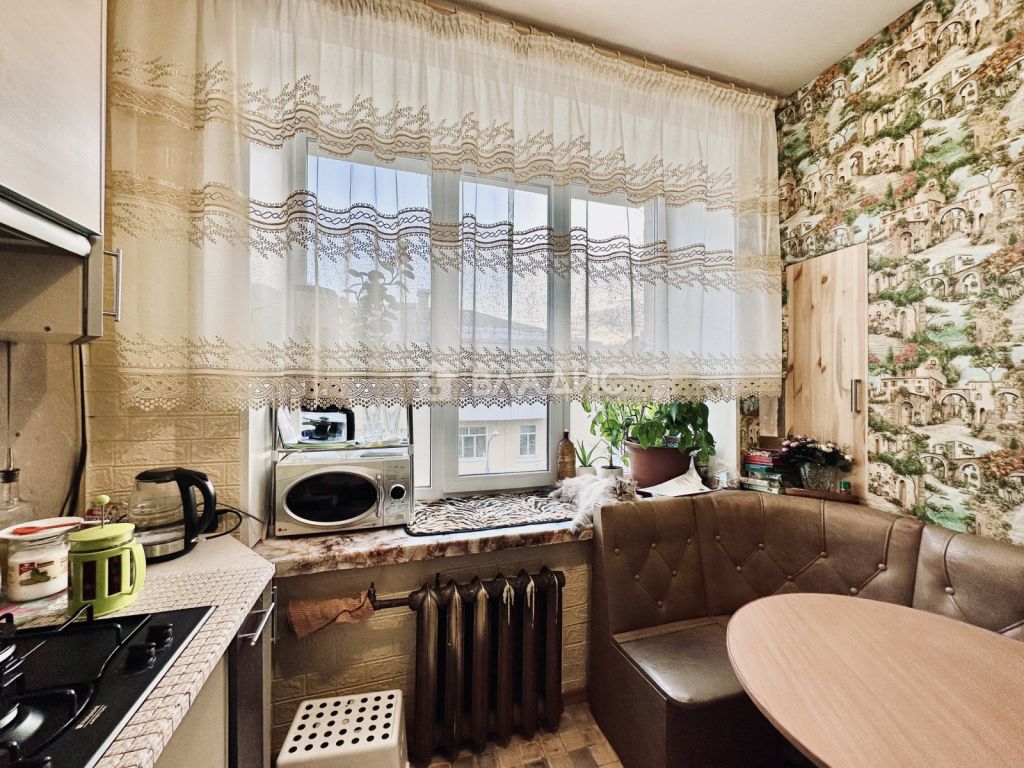 Продажа 3-комнатной квартиры, Москва, Люсиновская ул,  64к1
