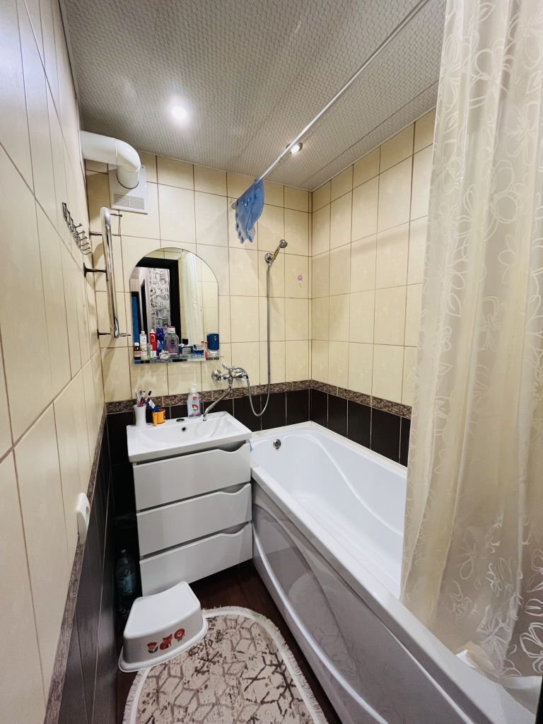 Продажа 2-комнатной квартиры, Кострома, Венеция мкр,  42