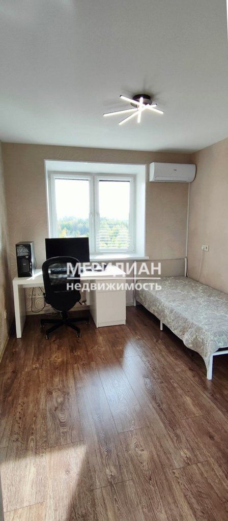 Продажа 4-комнатной квартиры, Бор, Луначарского ул,  214