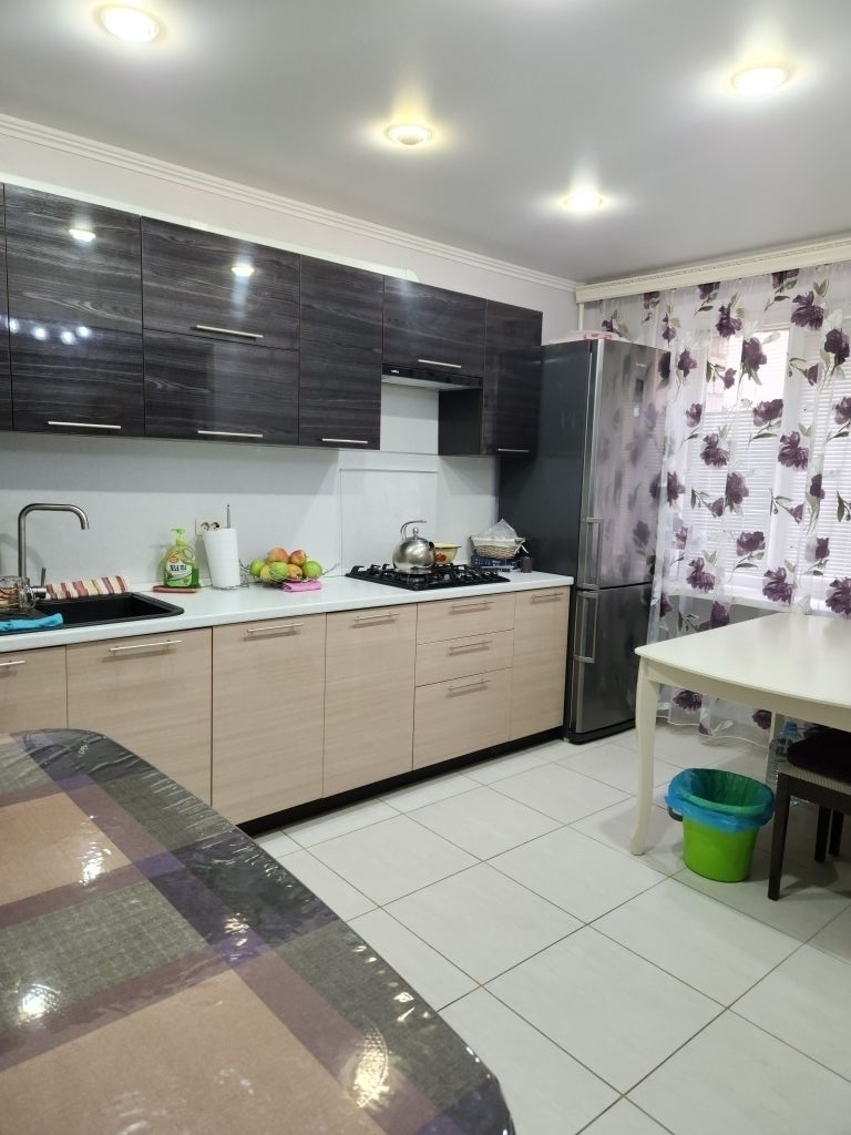 Продажа 4-комнатной квартиры, Ставрополь, Ленина ул,  243