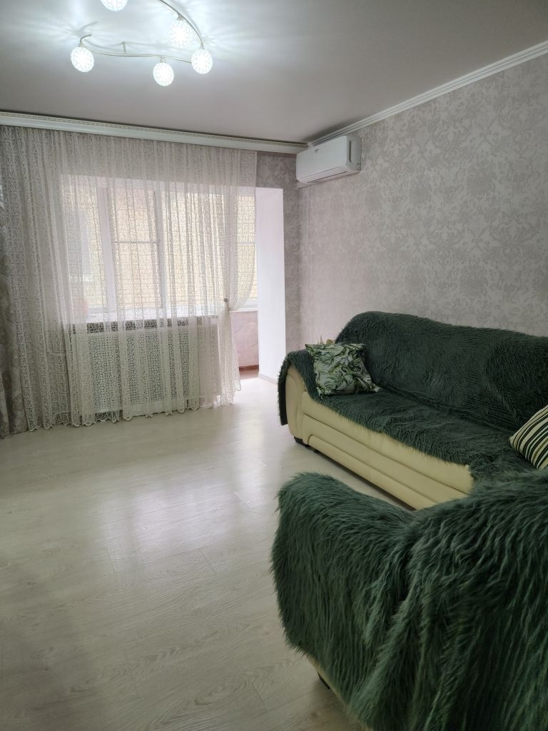 Продажа 4-комнатной квартиры, Ставрополь, Ленина ул,  243