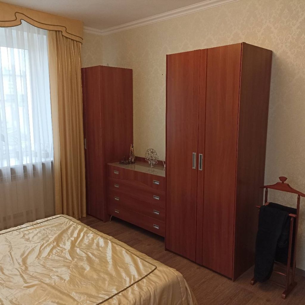 Продажа 4-комнатной квартиры, Арзамас, Жуковского ул,  6