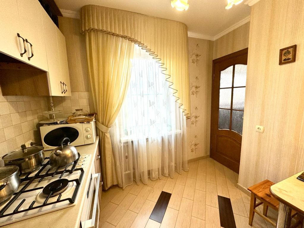 Продажа 2-комнатной квартиры, Пятигорск, Железнодорожная ул,  121