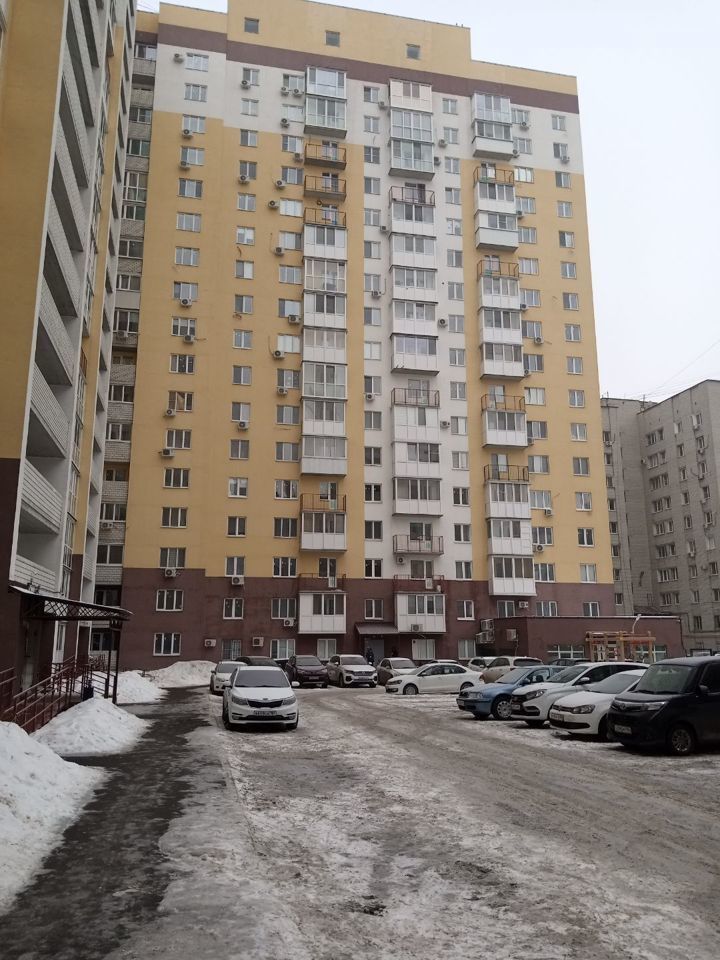 Продажа 3-комнатной квартиры, Саратов, Лунная ул,  43В