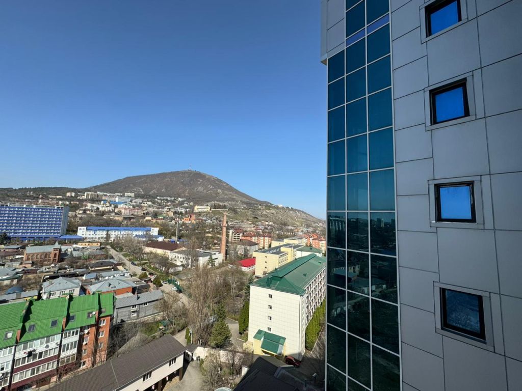 Продажа 3-комнатной квартиры, Пятигорск, Бунимовича ул,  1А