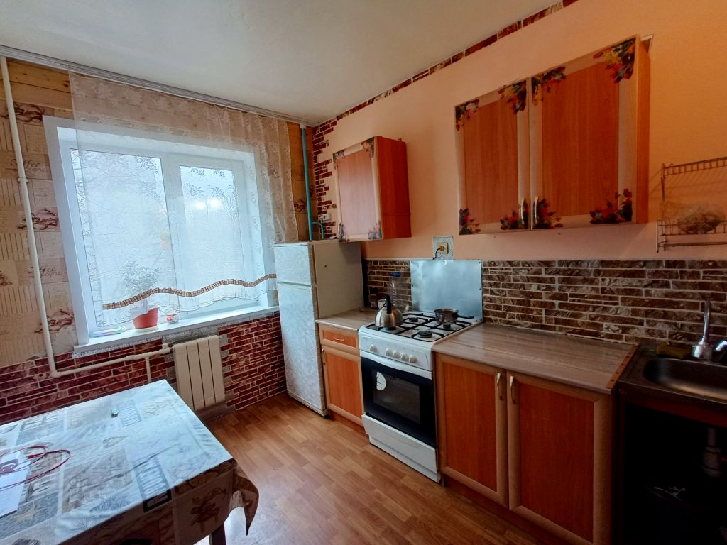 Продажа 2-комнатной квартиры, Новомосковск, Молодежная ул,  8