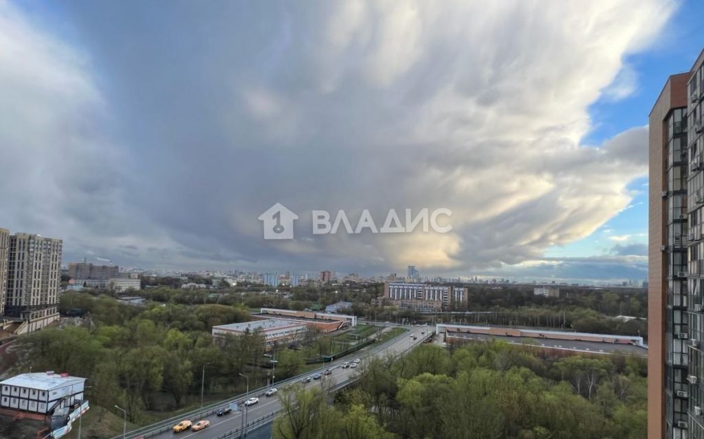 Продажа 3-комнатной квартиры, Москва, Краснобогатырская ул,  24