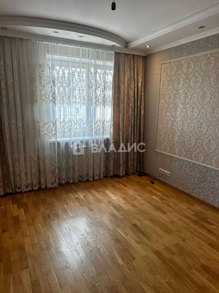 Продажа 3-комнатной квартиры, Одинцово, улица чистяковой,  8