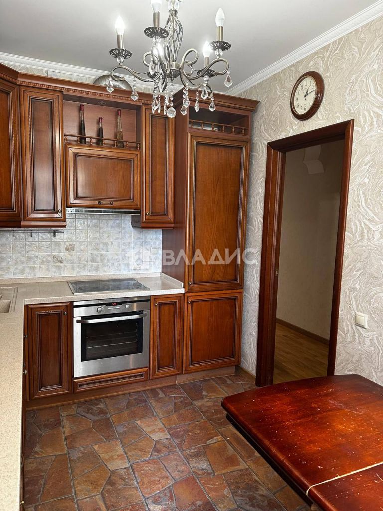 Продажа 3-комнатной квартиры, Одинцово, улица чистяковой,  8