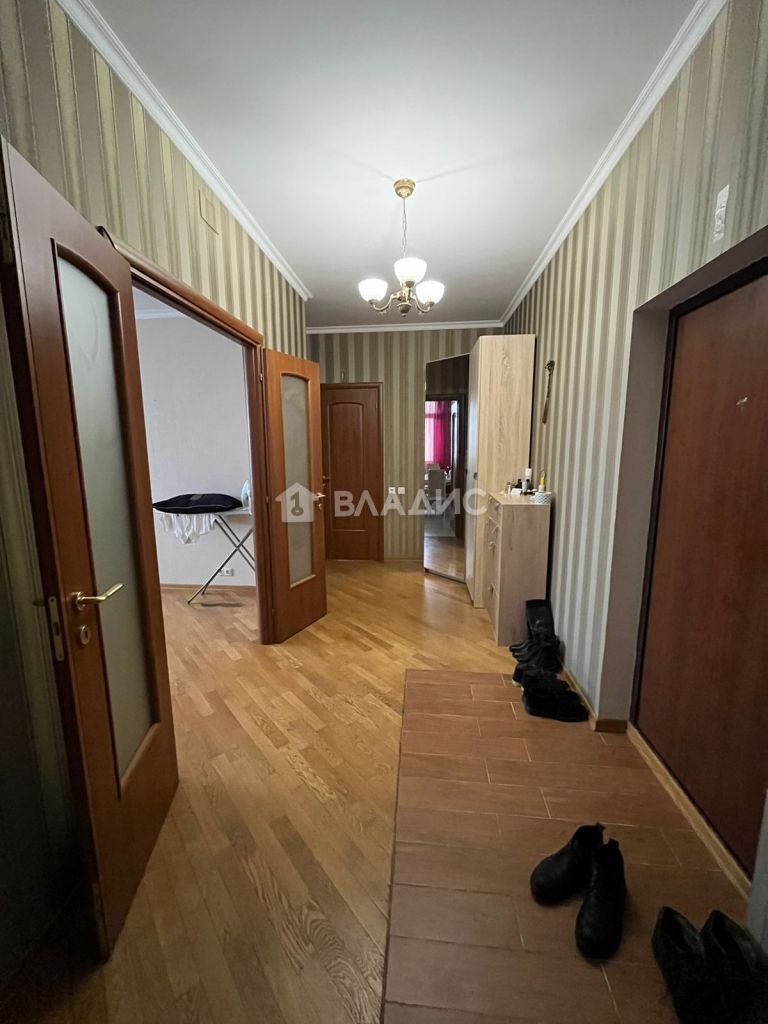 Продажа 2-комнатной квартиры, Москва, Симферопольский б-р,  18