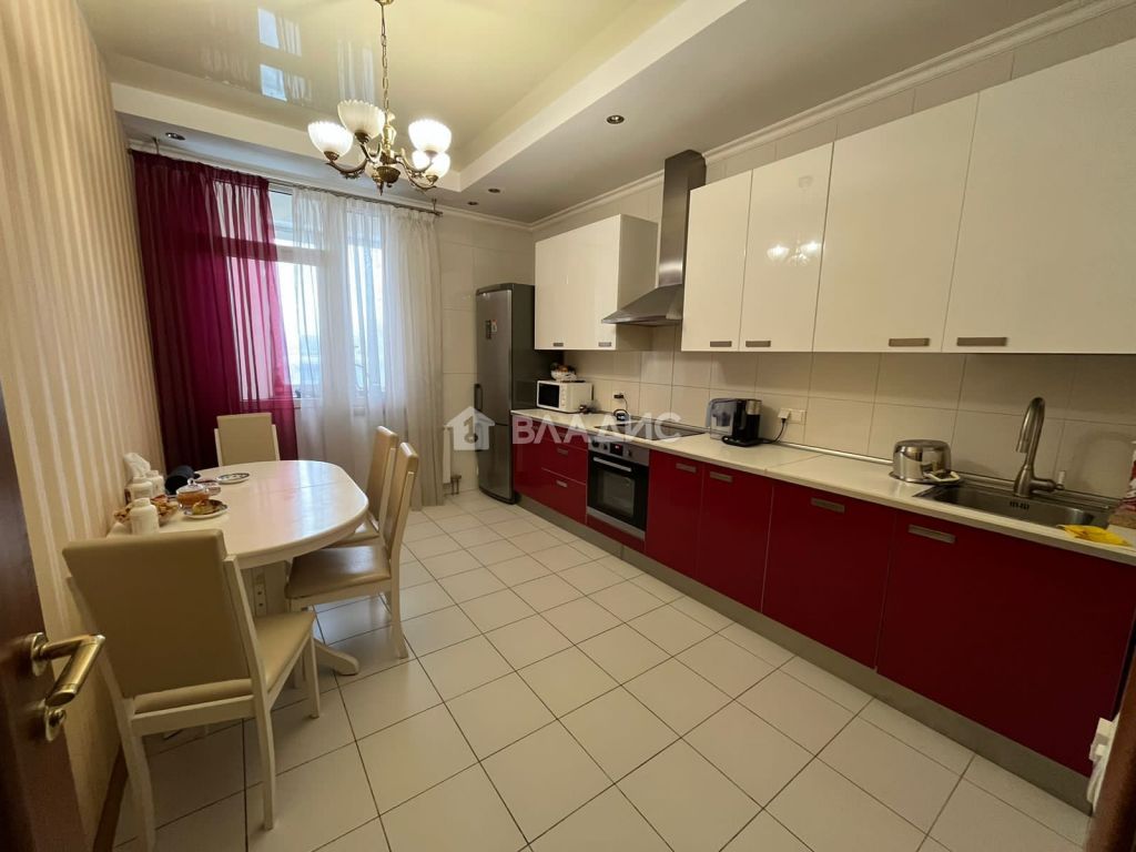 Продажа 2-комнатной квартиры, Москва, Симферопольский б-р,  18