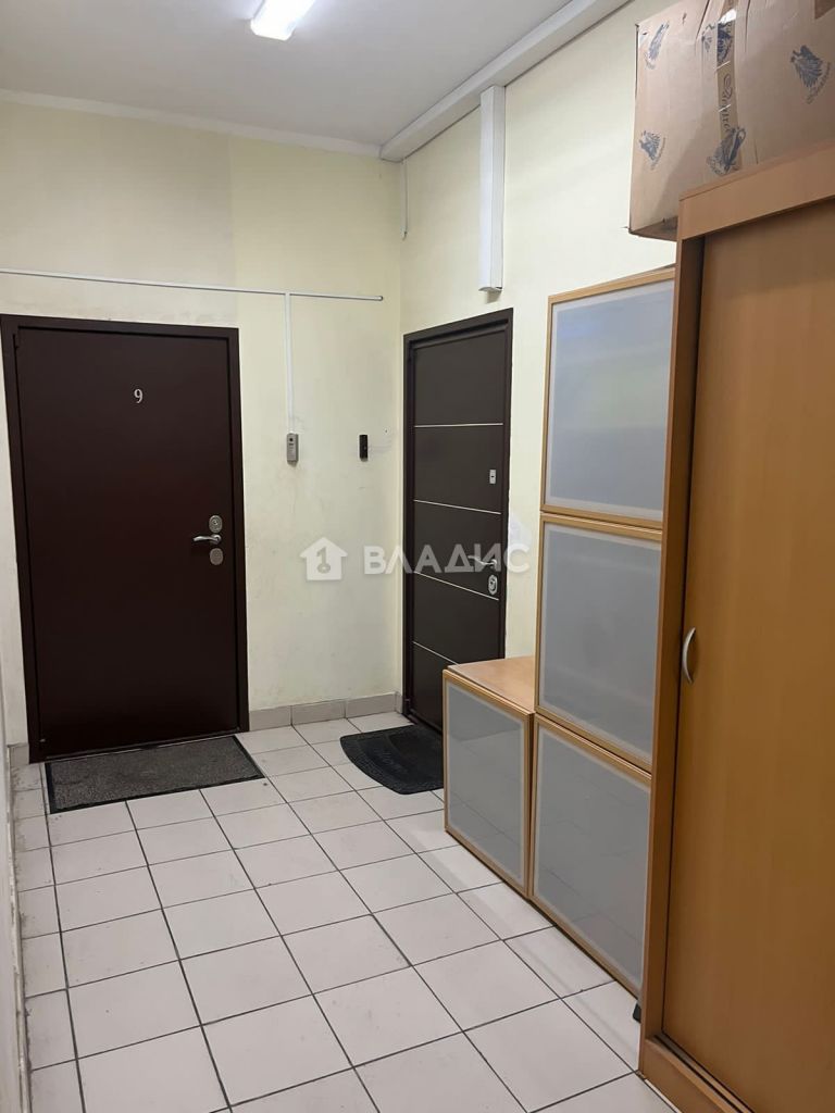 Продажа 2-комнатной квартиры, Москва, Симферопольский б-р,  18