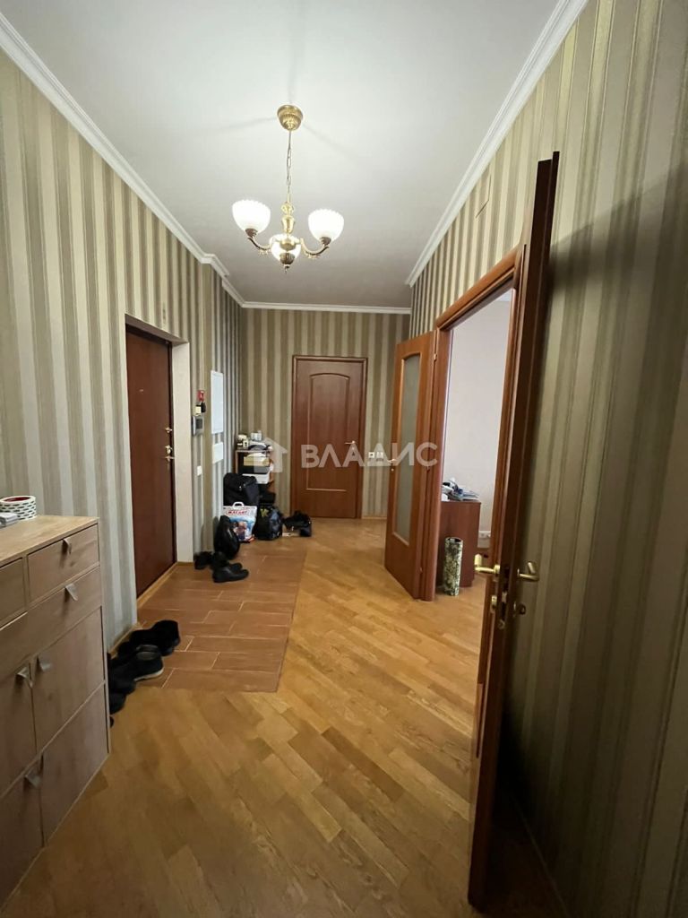 Продажа 2-комнатной квартиры, Москва, Симферопольский б-р,  18