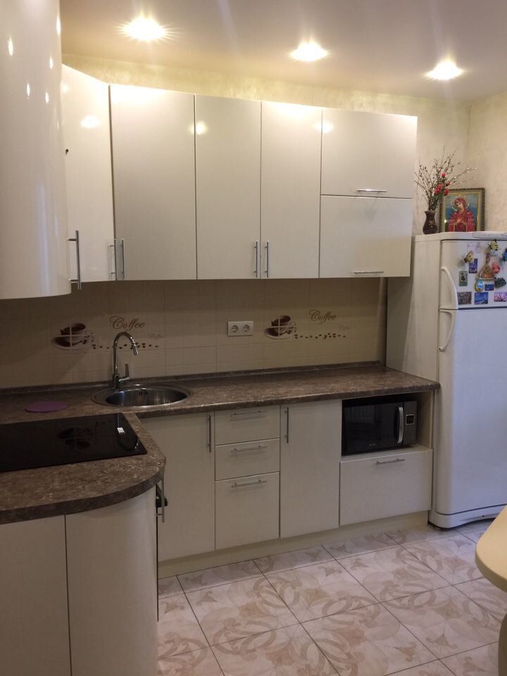 Продажа 3-комнатной квартиры, Саратов, Лунная ул,  30