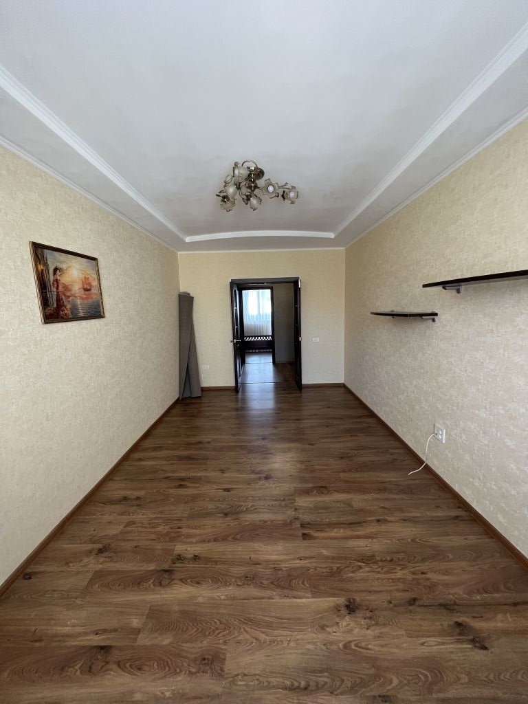 Продажа 3-комнатной квартиры, Ессентуки, Олега Головченко ул,  2