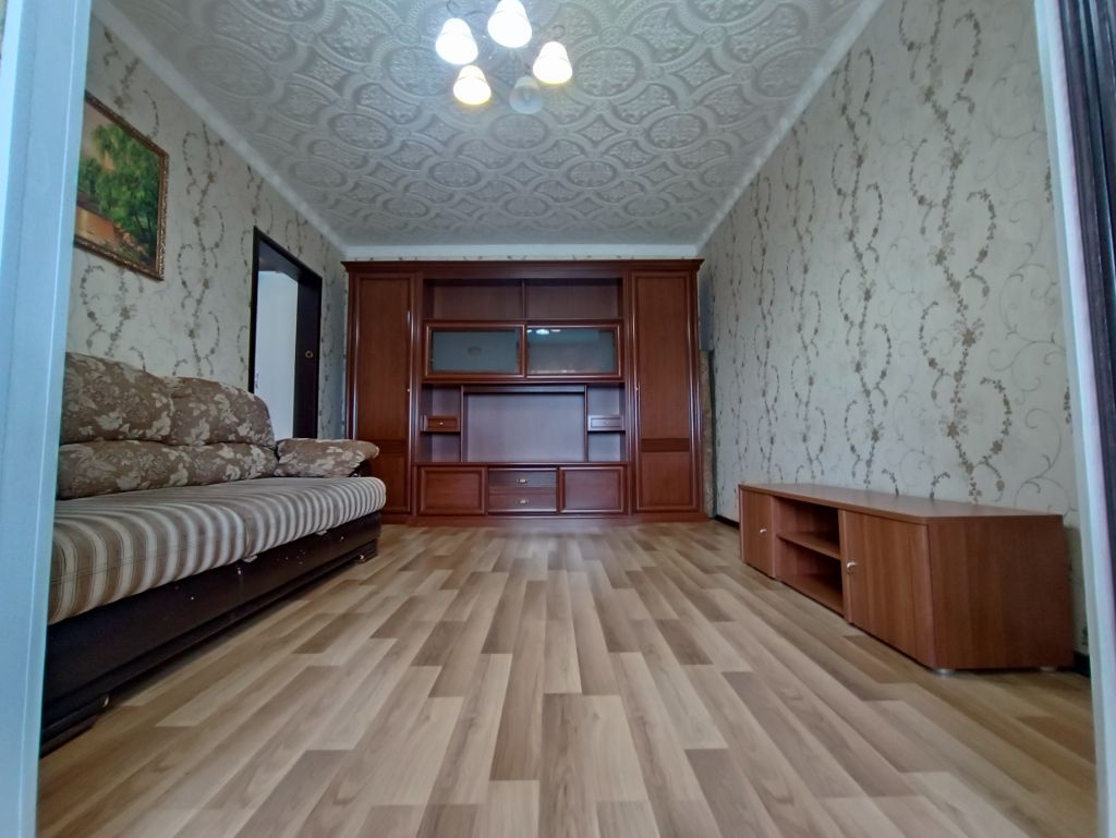 Продажа 2-комнатной квартиры, Новомосковск, Генерала Белова ул,  12А