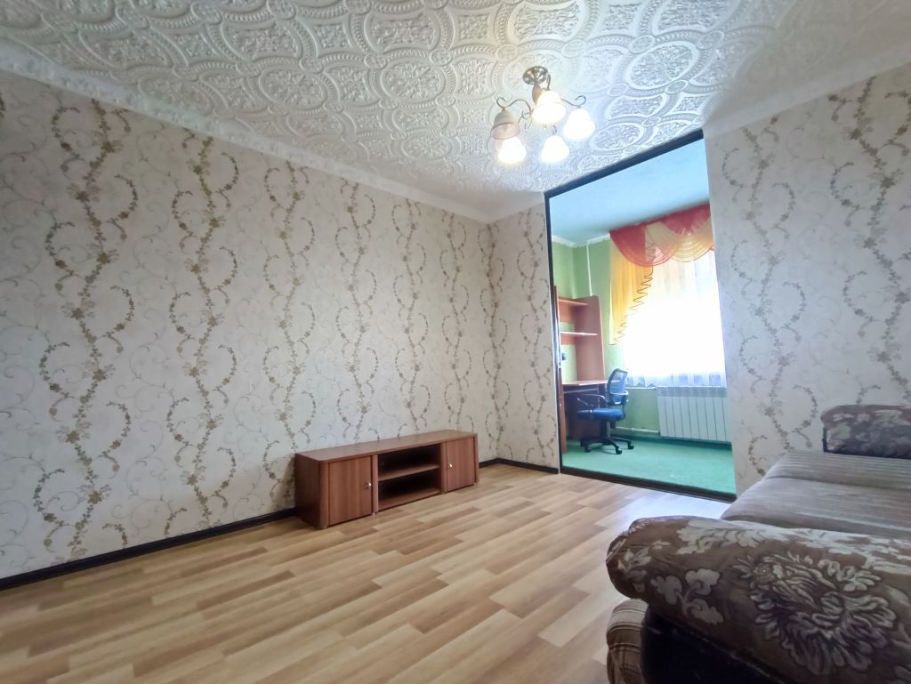 Продажа 2-комнатной квартиры, Новомосковск, Генерала Белова ул,  12А